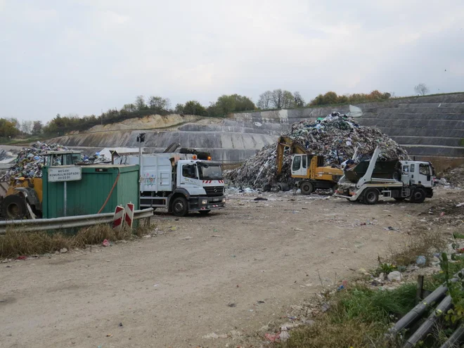 Del zemljišča komunalne deponije na Leskovcu je v lasti občine Šentjernej. FOTO: Bojan Rajšek/Delo