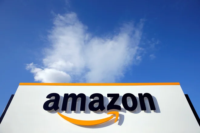 Glavni sponzor nagrade je spletni gigant Amazon, ki po mnenju finalistov uničuje knjigarne in male založnike. FOTO: Pascal Rossignol/Reuters