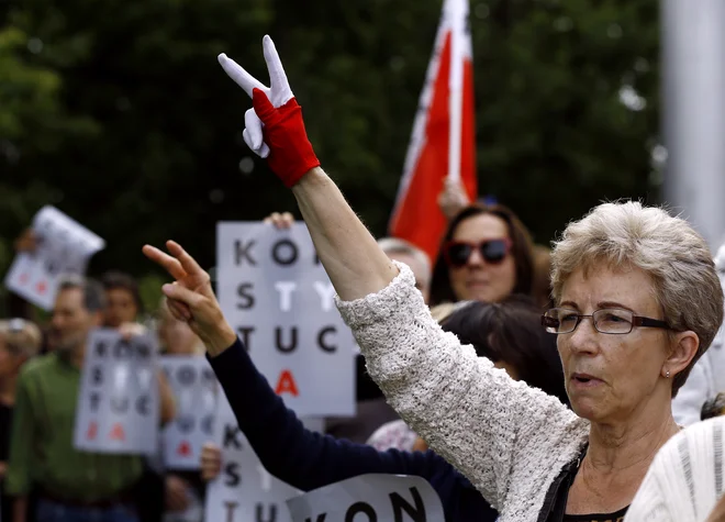Protesti proti prisilnemu upokojevanju vrhovnih sodnikov v Varšavi. Foto: Kacper Pempel/Reuters