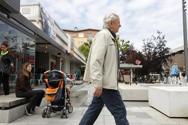 Kaj ponujata kandidata za starejše in mlajše? Foto Uroš Hočevar