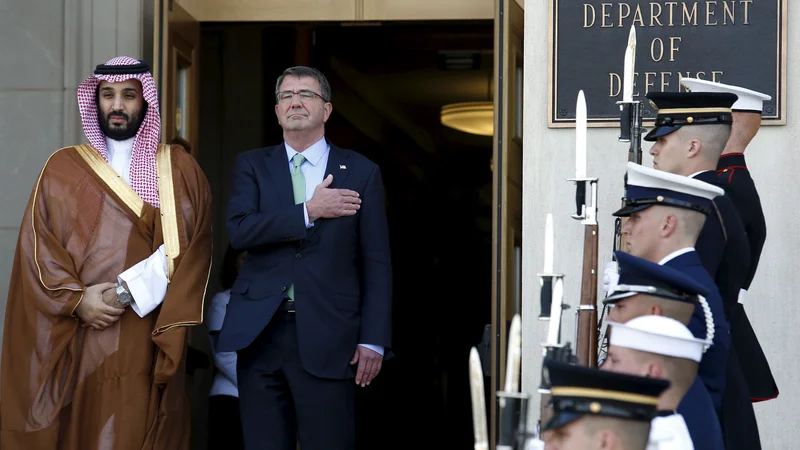 Fotografija: Savdska Arabija je pomembna zaveznica in trgovinska partnerica Združenih držav Amerike, ki vsako leto porabi stotine milijonov dolarjev za nakup orožja in druge vojaške opreme. FOTO: Reuters