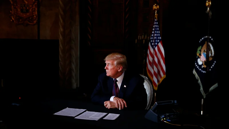 Fotografija: Predsednik Trump je označil podnebne spremembe kot »drago politično zvijačo«, ki škodi ameriškim državljanom. FOTO: Reuters