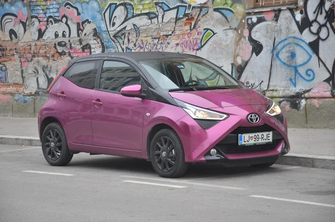 Toyota aygo je v vseh pogledih živahen mali avtomobil. Foto Gašper Boncelj