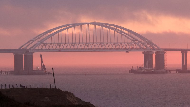 Fotografija: Krimski most nad Kerško ožino. Foto: Pavel Rebrov/Reuters