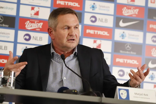 Matjaž Kek se je danes predstavil na novinarski konferenci na Brdu. FOTO: Leon Vidic/Delo
