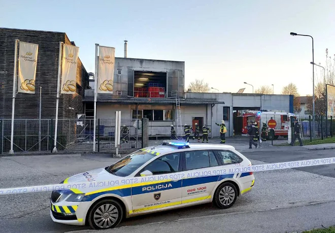 Na kraj dogodka je takoj prispela policija. FOTO: Gašper Kozlevčar