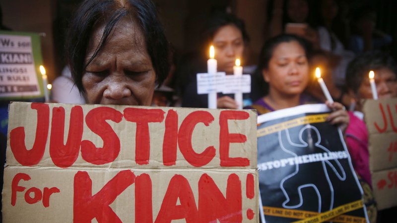 Fotografija: Smrt Kiana Delosa Santosa je sprožila množične proteste na Filipinih. FOTO: Bullit Marquez/AP