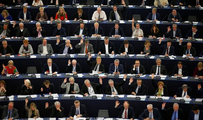 Projekcije kažejo, da bo v sestavi evropskega parlamenta prišlo do velikih premikov. Foto: Vincent Kessler/Reuters