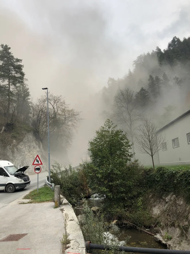 Oblaki prahu. Foto Miha Ustar