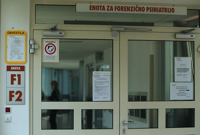 Sodišče bo obtoženemu izreklo varnostni ukrep obveznega psihiatričnega zdravljenja. FOTO: Tadej Regent/Delo