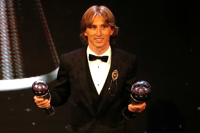 Če ne bi bilo afere povezane z izmikanjem davkom, bi bil Luka Modrić človek in nogometaš z veliko začetnico. FOTO: Reuters