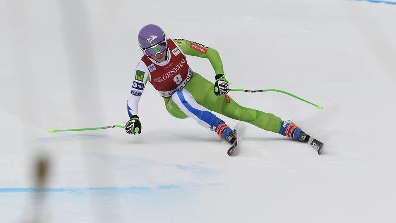 Fotografija: Ilka Štuhec je po sezoni bolniške odsotnosti ob prvem stiku s konkurenco v svetovnem pokalu vknjižila 6. mesto v smuku. FOTO: Usa Today Sports