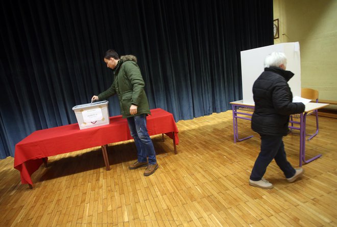 Drugi krog lokalnih volitev v Mariboru FOTO: Tadej Regent/Delo