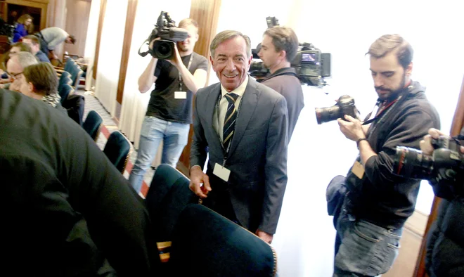 Iztok Purič, kandidat za ministra za kohezijo, je prestal zaslišanje pred pristojnima odboroma. Gospodarski odbor ga je podprl z osmimi glasovi za in tremi proti. Odbor za zadeve EU pa ga je podprl z somimi glasovi za in štirimi proti. FOTO: Roman Šipić/Delo