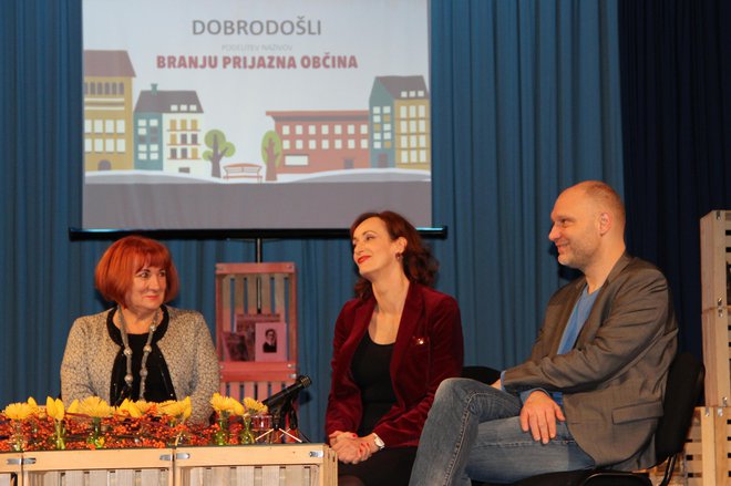 Ambasadorji projekta Branju prijazna občina: Vlasta Nussdorfer (levo), Saša Pavček in Mitja Čander. Foto Simona Fajfar