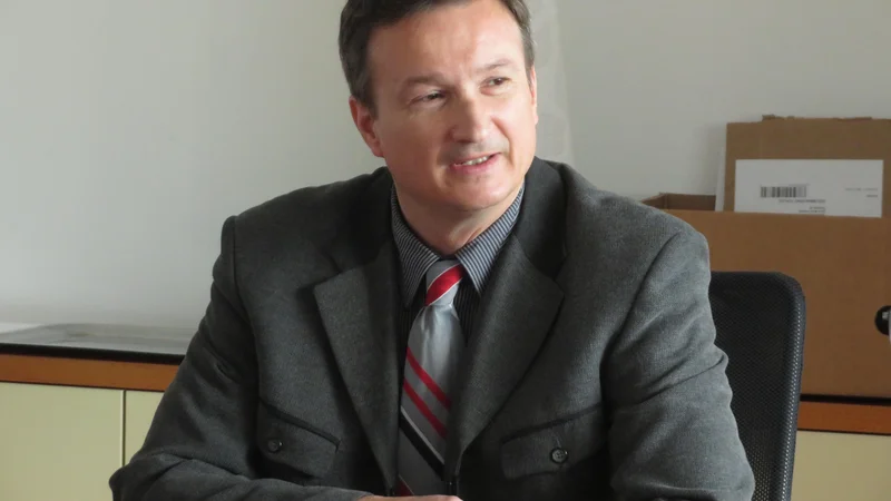 Fotografija: Predsednik občinske volilne komisije Fredi Bančov je potrdil prejem treh pisnih ugovorov. FOTO: Arhiv Delo