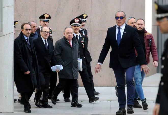 Namestnik državnega tožilca Salvatore De Luca po tiskovni konferenci, na kateri so perdstavili podrobnosti aretacije Minea. FOTO: Alessandro Fucarini/Afp