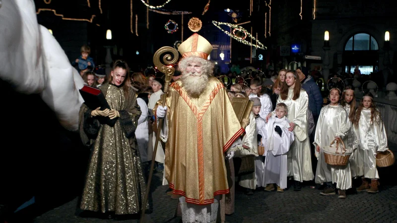 Fotografija: Miklavž v stari Ljubljani: FOTO: Roman Šipić/Delo