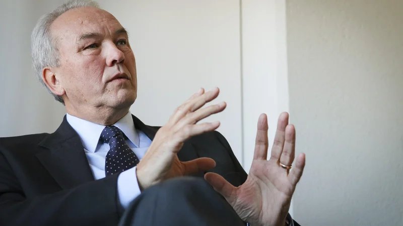 Fotografija: Roman Kirn, diplomat, premierov svetovalec za zunanjo politiko. FOTO: Jože Suhadolnik/Delo