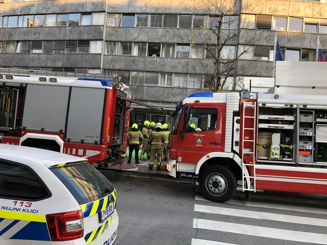 Na naslov RTV Slovenija v Ljubljani je prispela pošiljka z belim prahom. FOTO: Voranc Vogel