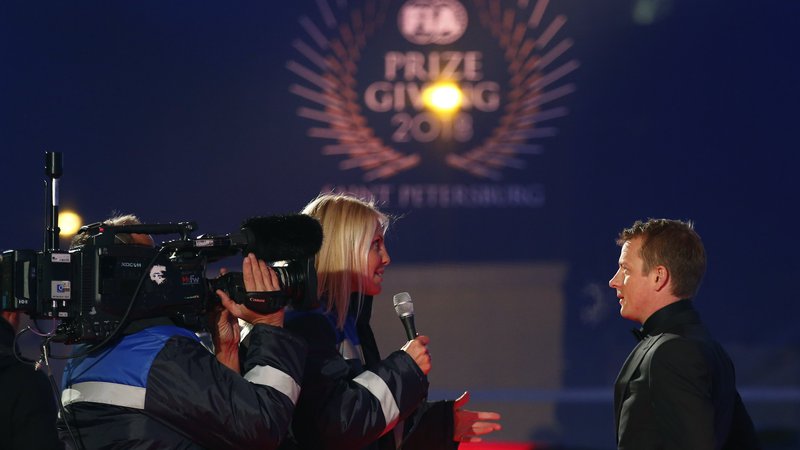 Fotografija: Kimi Räikkönen je s svojim zabavljaškim nastopom zasenčil vse. FOTO: Anton Vaganov/Reuters