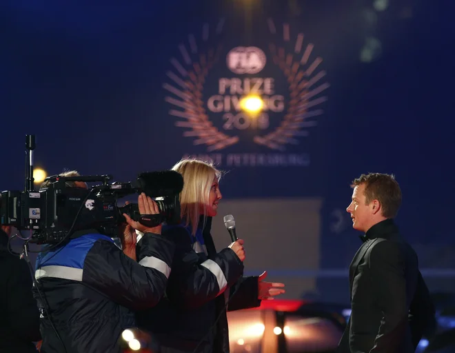 Kimi Räikkönen je s svojim zabavljaškim nastopom zasenčil vse. FOTO: Anton Vaganov/Reuters