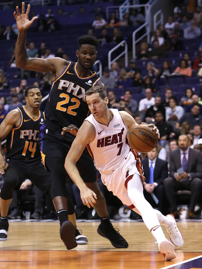 Goran Dragić je proti Phoenixu navdušil, sinoči pa spet počival. FOTO: Rick Scuteri/AP