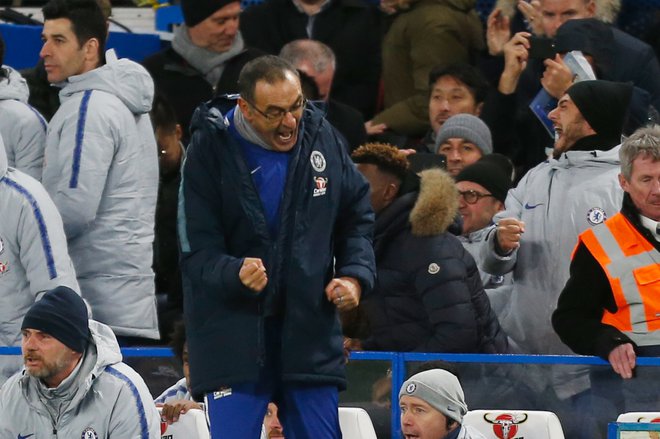 Italijanski trener Maurizio Sarri je dobil najodmevnejši derbi konca tedna, ko sta se v Londonu spopadla Chelsea in Manchester City. FOTO: AFP