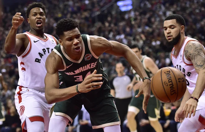 Giannis Antetokounmpo se bo z Milwaukeejem že letos potegoval (vsaj) za finale lige NBA. FOTO: AP