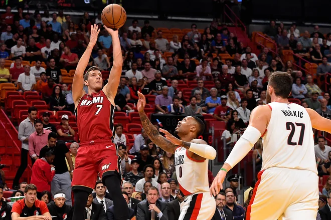 Goran Dragić je po tekmi počitka spet stopil na parket. FOTO: Jasen Vinlove/Reuters