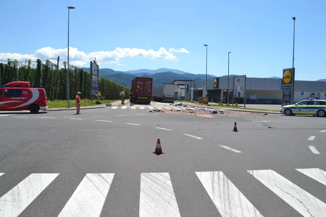 Na križišču s Koroško cesto v Radljah ob Dravi se vsak mesec pripeti prometna nesreča. FOTO: ARHIV PU CELJE