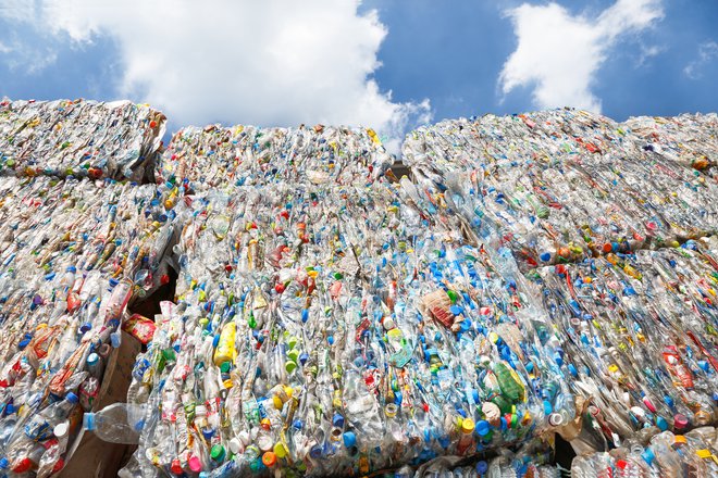 S predelavo veliko istovrstne plastike ni težav, a kaj ko je take malo. FOTO: Shutterstock