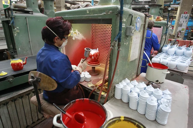 Povabilo v program usposabljanja na delovnem mestu velja tudi za brezposelne, starejše od 50 let. FOTO Leon Vidic