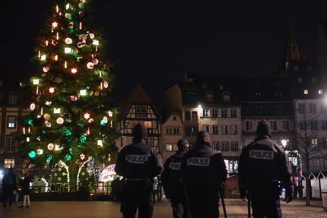 Danes bodo ponovno odprli božični sejem v Strasbourgu. FOTO: AFP
