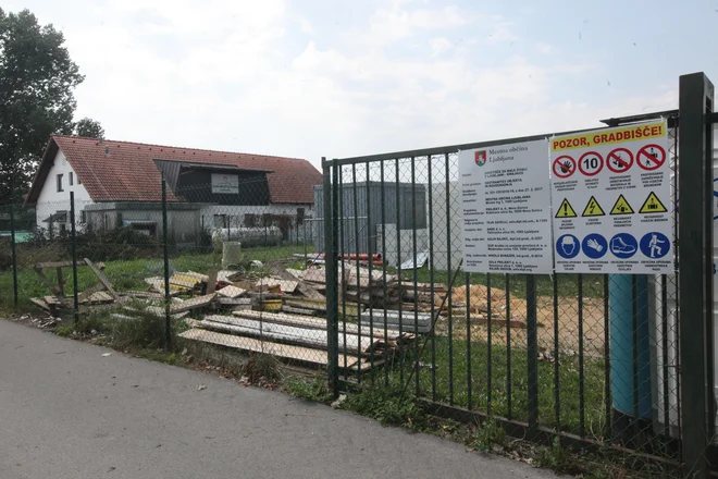 Zavetišče Gmajnice: gradnja novega zavetišča se bo nadaljevala. Foto Mavric Pivk
