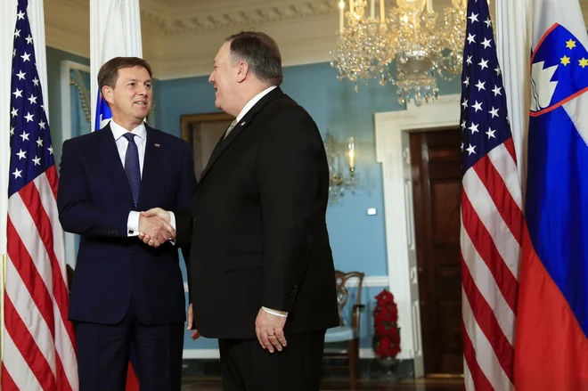 Zunanja ministra Miro Cerar in&nbsp; Mike Pompeo. Foto: Manuel Balce Ceneta/Ap