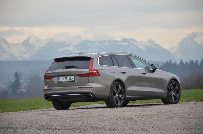 Volvo V60 je narejen povsem na novo, je zelo všečen večji, a le ne zelo velik karavan.