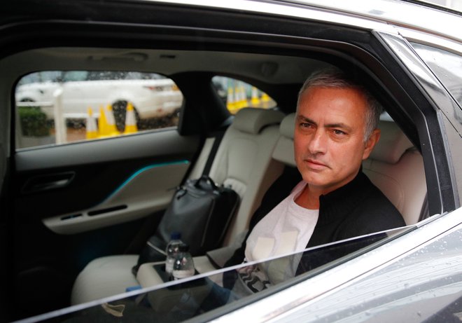 Jose Mourinho se ves čas bivanja v Manchestru ni počutil najbolje, o čemer najbolj zgovorno govori naslov njegovega 895 dni začasnega prebivališča – Lowry Hotel. Ob odjavi je klubu pustil račun v všini 600.000 evrov. FOTO: Reuters