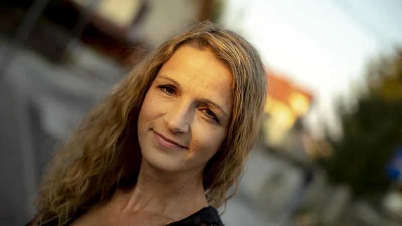 Fotografija: Bronja Žakelj je s prvencem prodobila široko bralstvo.
Foto Voranc Vogel