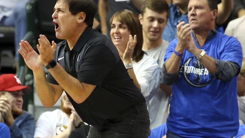 Fotografija: Mark Cuban je eden najbolj karizmatičnih, a tudi kontroverznih lastnikov ekip v ligi NBA. FOTO: AP