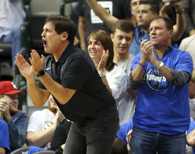 Mark Cuban je eden najbolj karizmatičnih, a tudi kontroverznih lastnikov ekip v ligi NBA. FOTO: AP