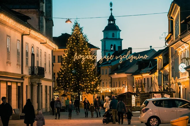 Lepo je v Kranju v teh (pred)prazničnih dneh. FOTO: Primož Pičulin/MO Kranj