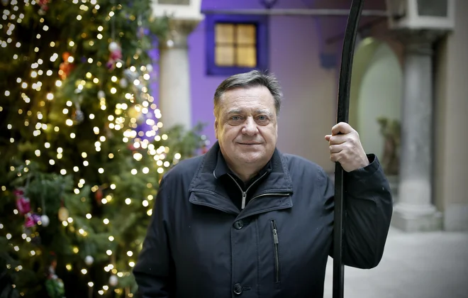 Z Urbano smo število mesečnih vozovnic povečali z okoli 48 na skoraj 70 odstotkov in če bomo dosegli 90 odstotkov, potem bomo lahko odprli vsa vrata za vstop na avtobus. FOTO Blaž Samec
