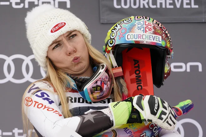 Mikaela Shiffrin je poskusila odmisliti veličastne številke. FOTO: Giovanni Auletta/AP