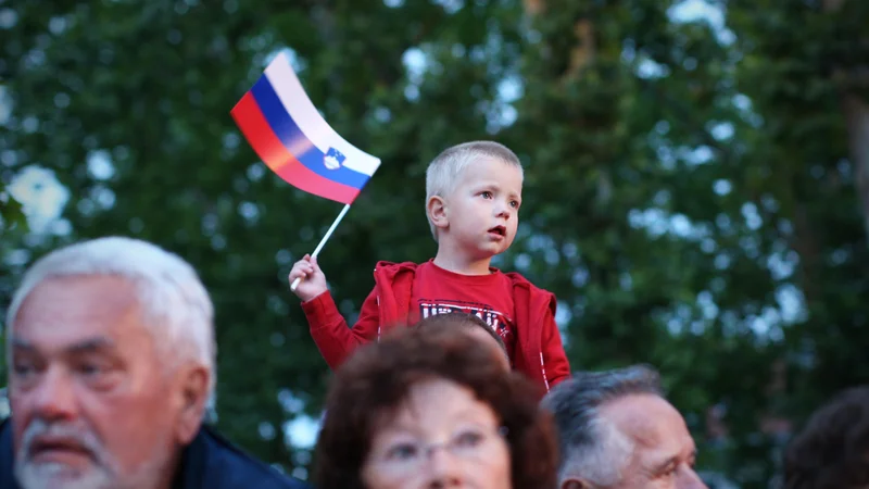 Fotografija: Vse manj dvoma je, da je največja grožnja blaginji evropskih narodov izničenje napredka, ki smo ga skupaj storili v EU. FOTO: Jure Eržen