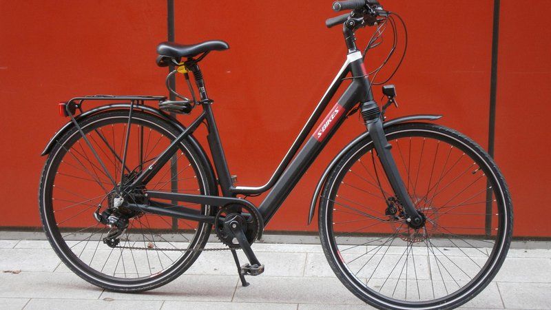 Fotografija: So morda rešitev za boljšo mobilnost električna kolesa? Foto Andrej Krbavčič