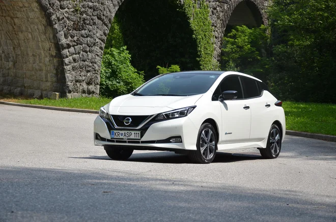 Nissan leaf je najuspešnejši električni model v Evropi, a električni avtomobili še vedno zavzemajo le dva odstotka trga. FOTO: Gašper Boncelj