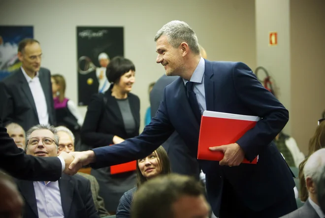 Petrol, ki ga vodi Tomaž Berločnik, bi izstopil iz pokojninskega posla in je skušal poiskati podporo za spremembe statuta Pokojninske družbe A, s katero bi odprili vrata strateškemu partnerju.&nbsp; Foto Jure Eržen