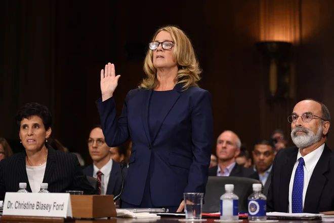 Christine Blasey Ford pred zaslišanjem v senatu. FOTO: Saul Loeb/REUTERS