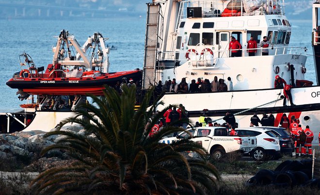 Samo letos je v poskusu prečkanja Sredozemskega morja do Evrope umrlo več kot 1300 migrantov. FOTO: Reuters